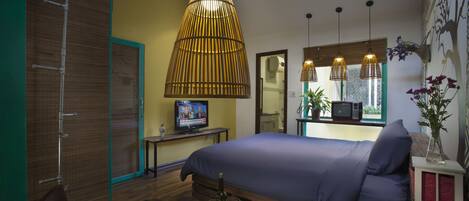 Casa Tradizionale, 4 camere da letto, vista città | 4 camere, una scrivania, tende oscuranti, insonorizzazione