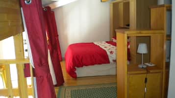 3 bedrooms, iron/ironing board, WiFi