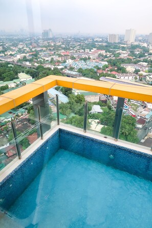 Kolam renang terbuka 