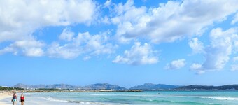 Avant-garde villa met 3 slaapkamers, zwembad, tuin en 20 minuten van het strand