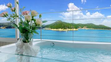 201, 203 | Free WiFi