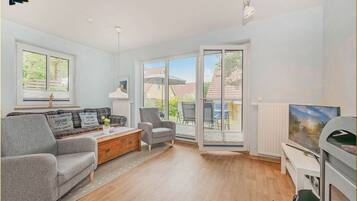 TV, fireplace, DVD player, stereo
