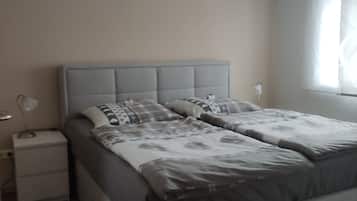 1 Schlafzimmer, Reisekinderbett, kostenloses WLAN, Bettwäsche