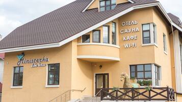 المنشأة من الخارج