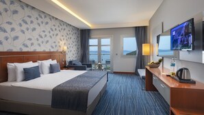 Standard Room (Main Building) | Bar mini percuma, peti besi dalam bilik, ruang kerja komputer riba 