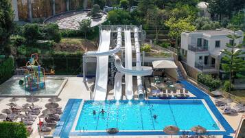 Indoor pool, 3 outdoor pools, pool umbrellas, sun loungers