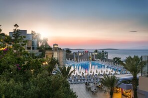 Indoor pool, 3 outdoor pools, pool umbrellas, sun loungers - Duja Bodrum (Bodrum)