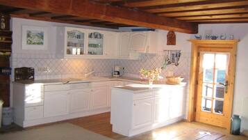 Kühlschrank, Ofen, Herdplatte, Geschirrspüler