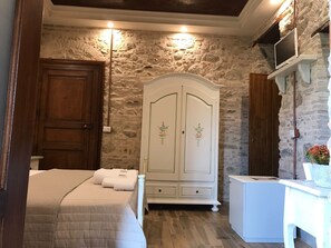 Luxury Triple Room, Multiple Beds, Non Smoking