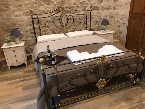 Classic Double Room, 1 Queen Bed, Non Smoking