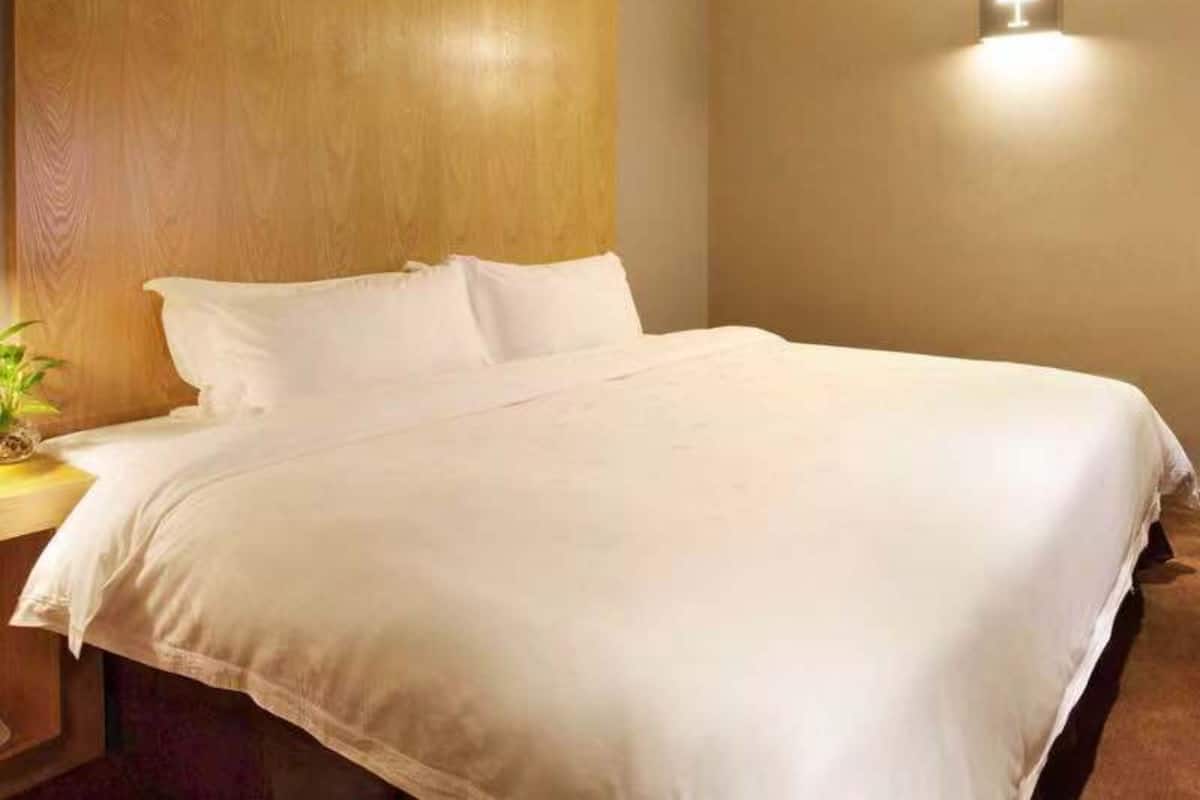Quarto casal exclusivo | Escrivaninha, cortinas blackout, Wi-Fi de cortesia