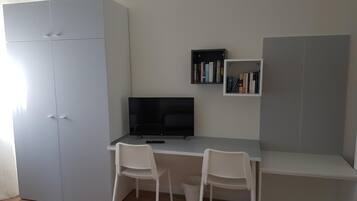 Schreibtisch, kostenloses WLAN