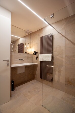 Superior Studio | Bathroom | Free toiletries, hair dryer, bidet, towels - Agriturismo Fossa Mala (Fiume Veneto)
