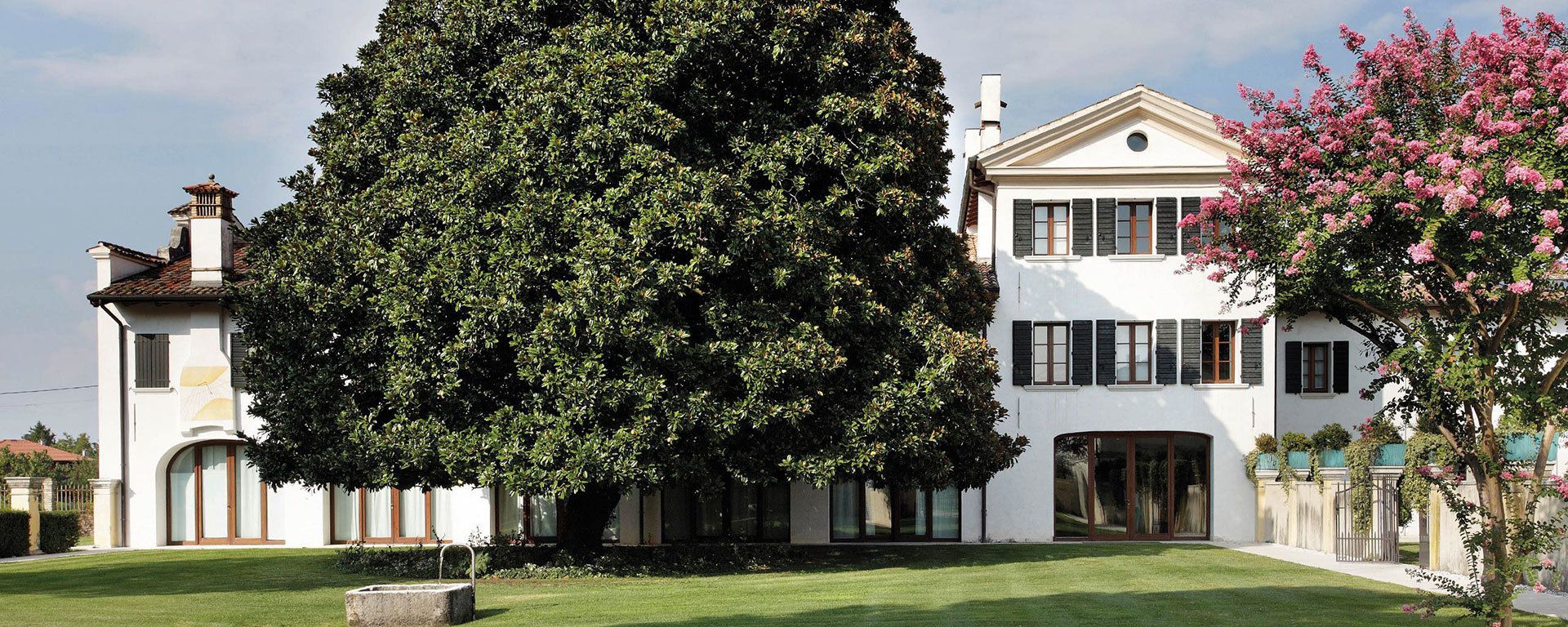 숙박 시설 정면