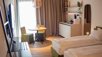 Monolocale Superior | Minibar, una cassaforte in camera, una scrivania, ferro/asse da stiro