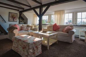 Smart-TV, Kamin, DVD-Player, Tischfußball