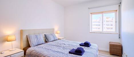 2 habitaciones, tabla de planchar con plancha y wifi gratis