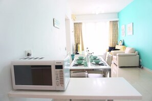 Apartemen, 2 kamar tidur | Area keluarga | TV layar datar