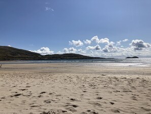 Beach - Traditional style Cottage in a quiet location close to the Kenmare Bay (Coad Caherdaniel)