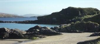 Traditional style Cottage in a quiet location close to the Kenmare Bay