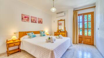 4 dormitorios, caja fuerte, tabla de planchar con plancha y wifi gratis