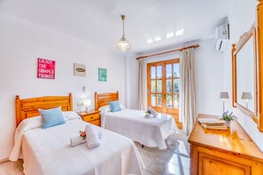 4 Schlafzimmer, Zimmersafe, Bügeleisen/Bügelbrett, kostenloses WLAN