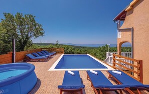 Et oppvarmet basseng