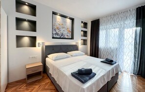 6 soverom, safe på rommet, reiseseng for barn og wi-fi (inkludert)