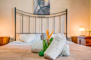 6 Schlafzimmer, Bügeleisen/Bügelbrett, kostenloses WLAN, Bettwäsche