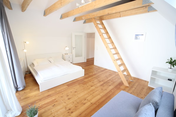 1 bedroom, iron/ironing board, travel cot, free WiFi