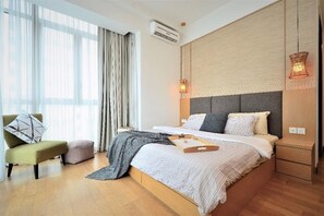 2 bedrooms, desk, iron/ironing board, free WiFi - Marc A-23-09 by SYNC (Kuala Lumpur)