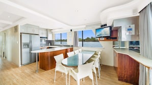 Luxury Houseboat, 4 Bedrooms (Aegean 60) | Dining room