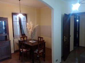 Duplex, 1 Bedroom | In-room dining