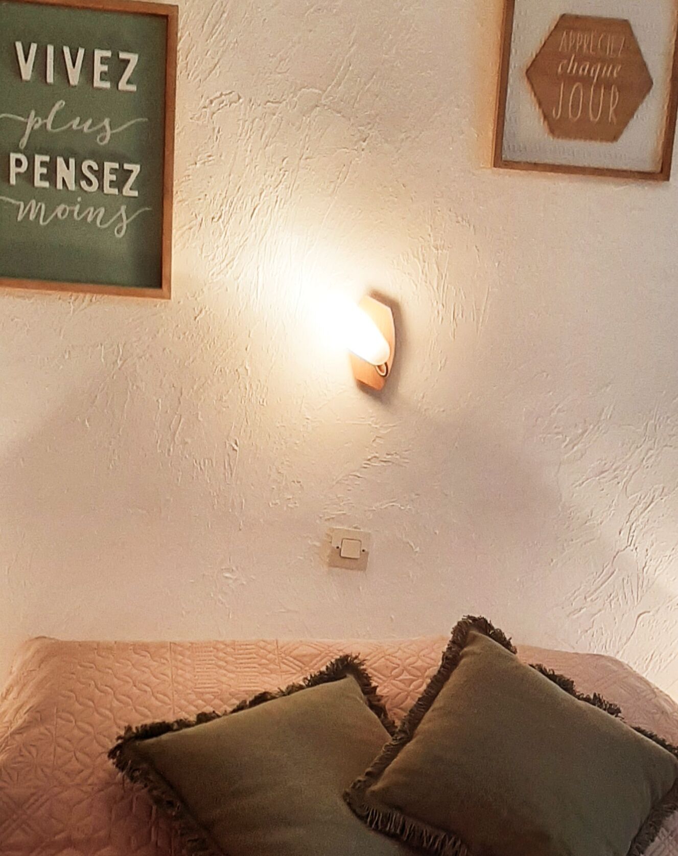 triple room, multiple beds, non smoking | individually decorated, individually furnished, iron/ironing board