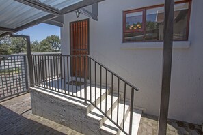 Exterior - Spacious Garden Cottage (Sandton)