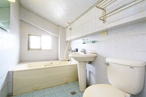 Bathroom - Jheng Tong House (Sanxing)