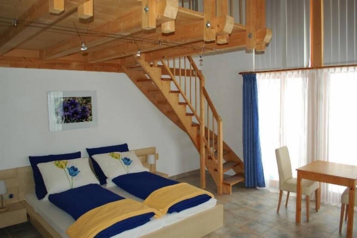 In-room safe, free WiFi, bed sheets