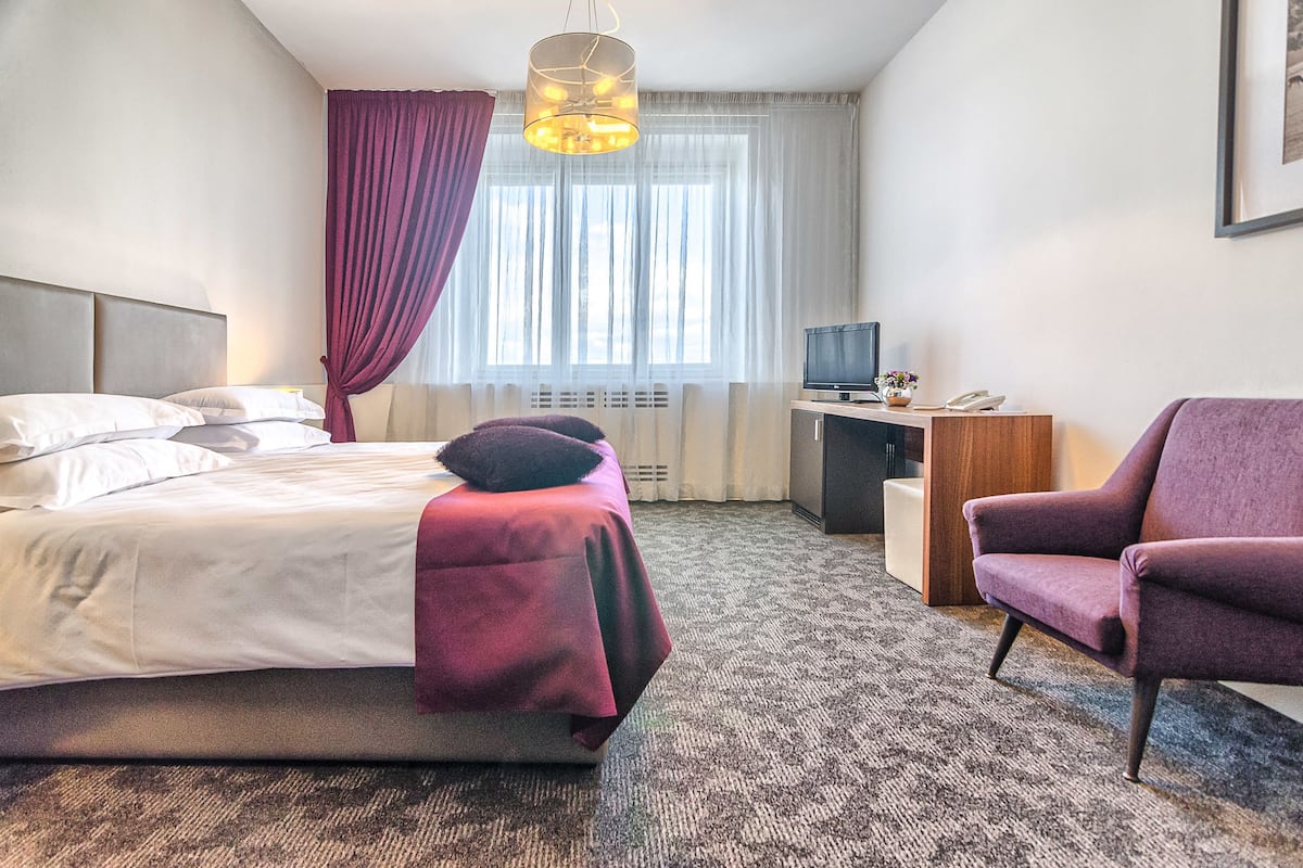 1 bedroom, minibar, in-room safe, desk