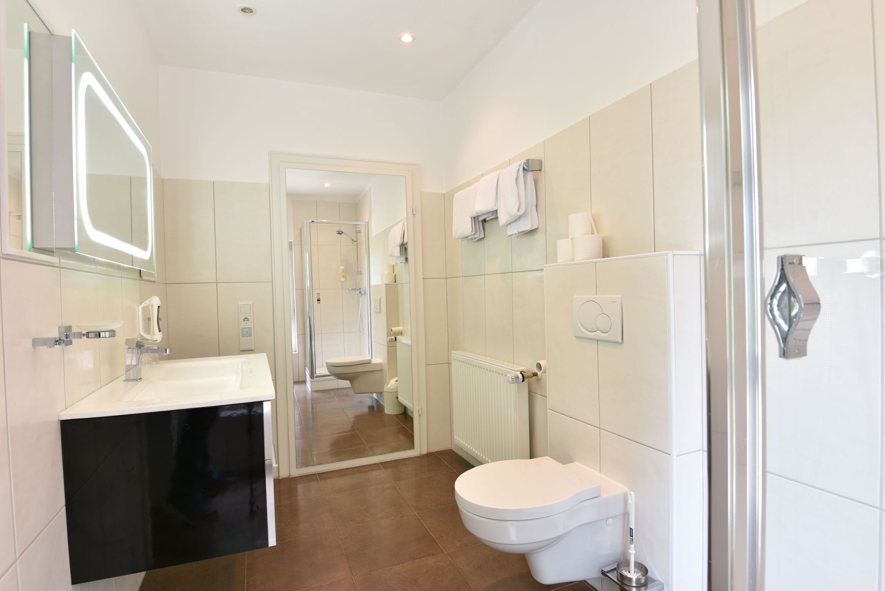 double room | bathroom | shower, free toiletries, hair dryer, towels