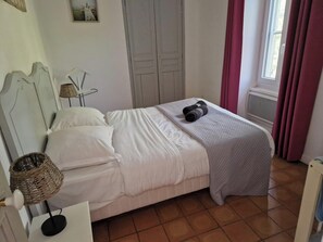 3 chambres, fer et planche Ă repasser, Wi-Fi gratuit, draps fournis