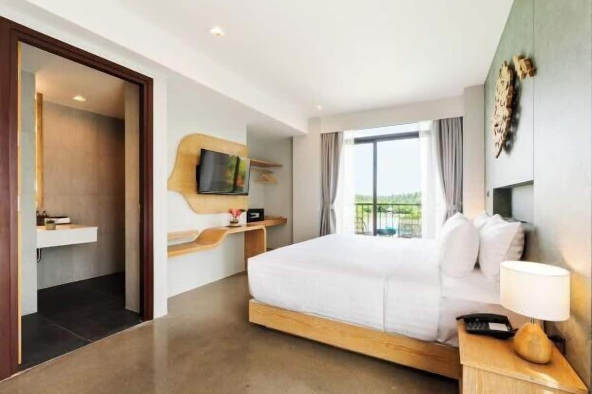 1 bedroom, premium bedding, in-room safe, blackout drapes