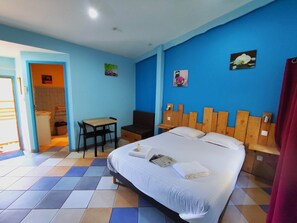 1 bedroom, soundproofing, free WiFi - Sarlat double room (VITRAC)