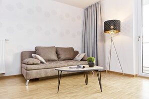 Einzelzimmer | Zimmersafe, Schreibtisch, Verdunkelungsvorhänge, kostenloses WLAN