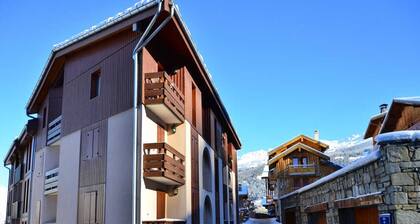 Cozy 2-Room Apartment in Montchavin Les Coches, Near Shops & Slopes, Sleeps 5, Free Parking