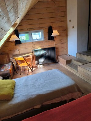 5 chambres, fer et planche à repasser, lit parapluie, Wi-Fi gratuit