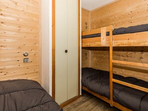 2 bedrooms