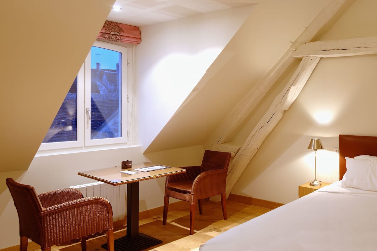 Double Room, Bathtub