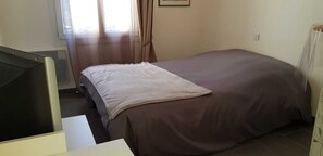 1 bedroom, Internet, bed sheets - Cozy Studio near Disneyland and Paris (Bussy-Saint-Georges)