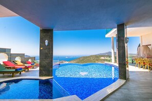 2 piscinas al aire libre, sombrillas, tumbonas