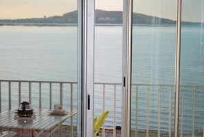 Outdoor dining - Air-conditioned apartment for rent in Mèze, Hérault (Mèze)